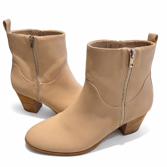 DV by Dolce Vita Shoes - Dolce Vita DV Calany Beige Ankle Booties Size 9 Block Heel.